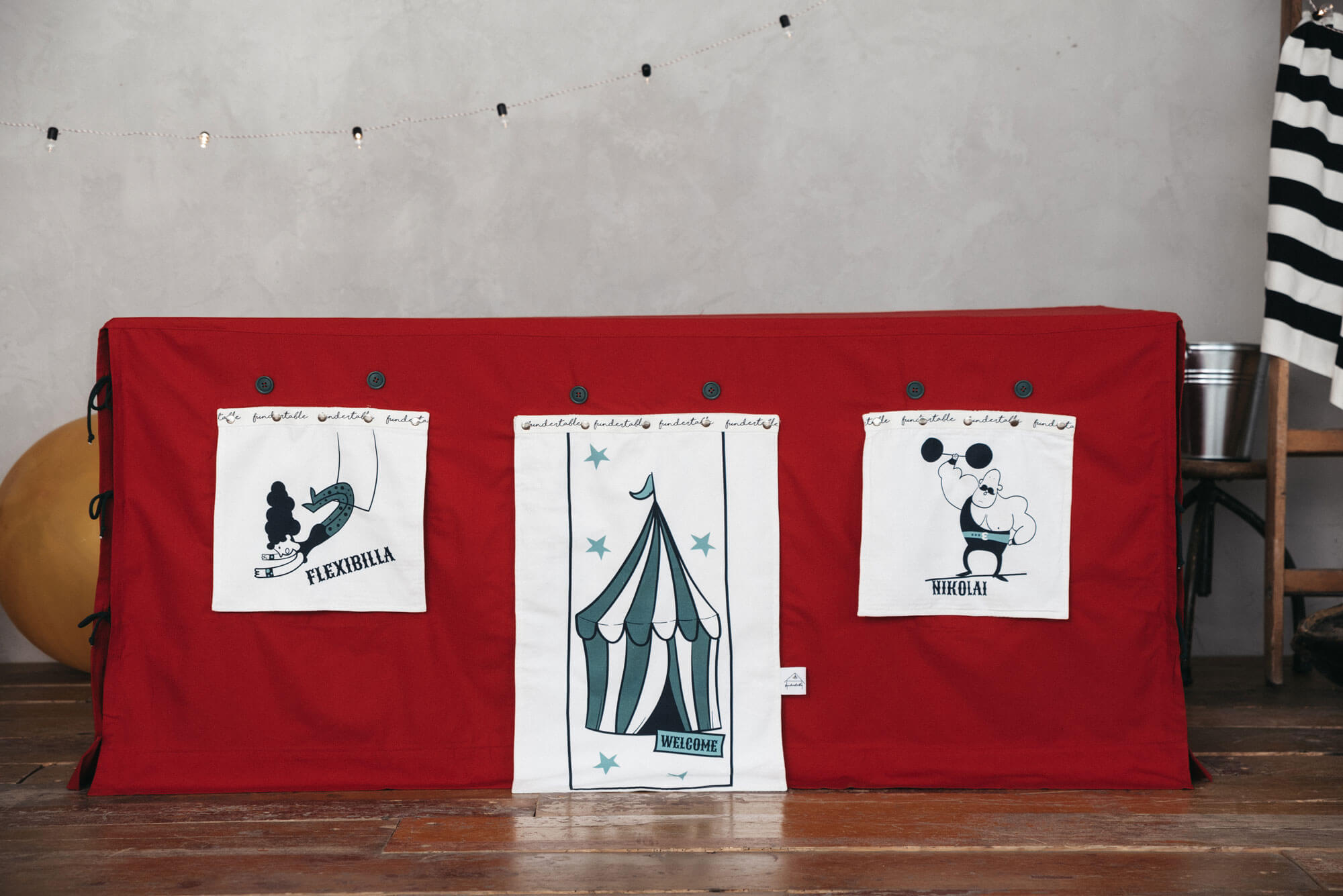 Playhouse/ Table playhouse / Tablecloth playhouse / Play tent / Indoor playhouse / Table tent / FUNDERTABLE "FUNderful Show"/ Circus decor