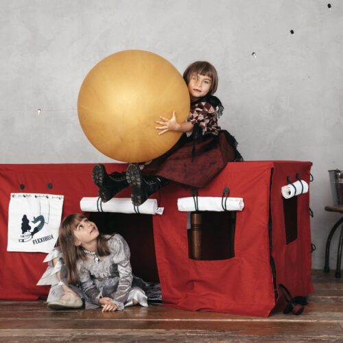 Playhouse/ Table playhouse / Tablecloth playhouse / Play tent / Indoor playhouse / Table tent / FUNDERTABLE "FUNderful Show"/ Circus decor