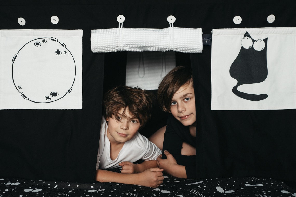 Playhouse/ Table playhouse / Tablecloth playhouse / Play tent / Indoor playhouse / Table tent / FUNDERTABLE "Funder the moon"/ night/ cats