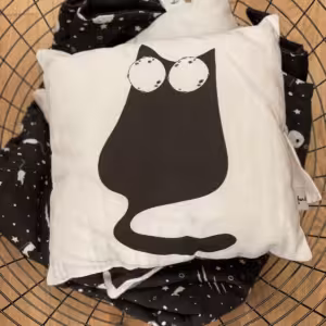 Kids room decoration with cat motif